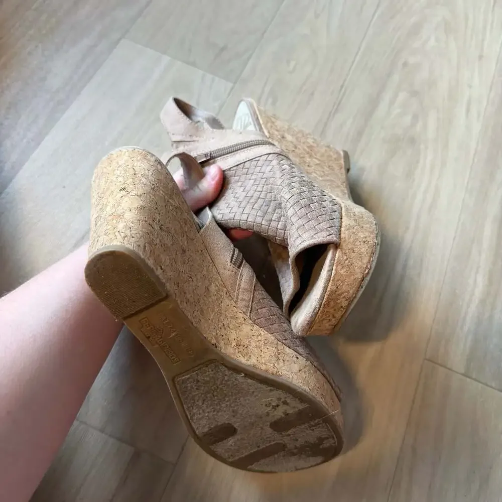 Fergalicious by Fergie Taupe Woven Cork Platform Wedge Sandals Size 9
